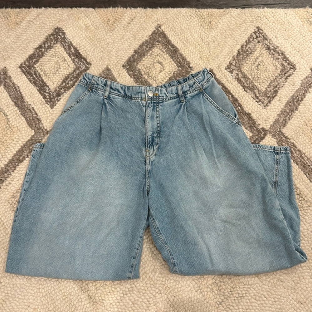 Brand-new no tags Anthropologie Pilcro baggy denim jeans.